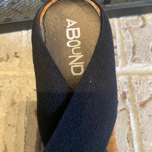 Size 9 Abound black wedge sandals - Picture 10 of 13